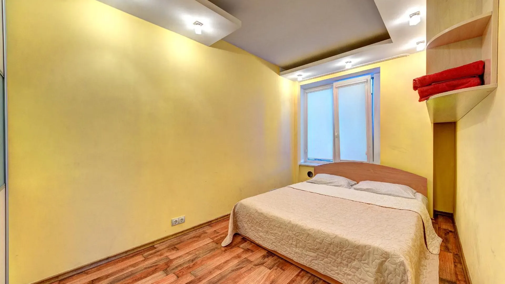 Apartment Апартаменти 3-Кімнатні В Центрі, Поруч Ст. М. Університет Kyiv