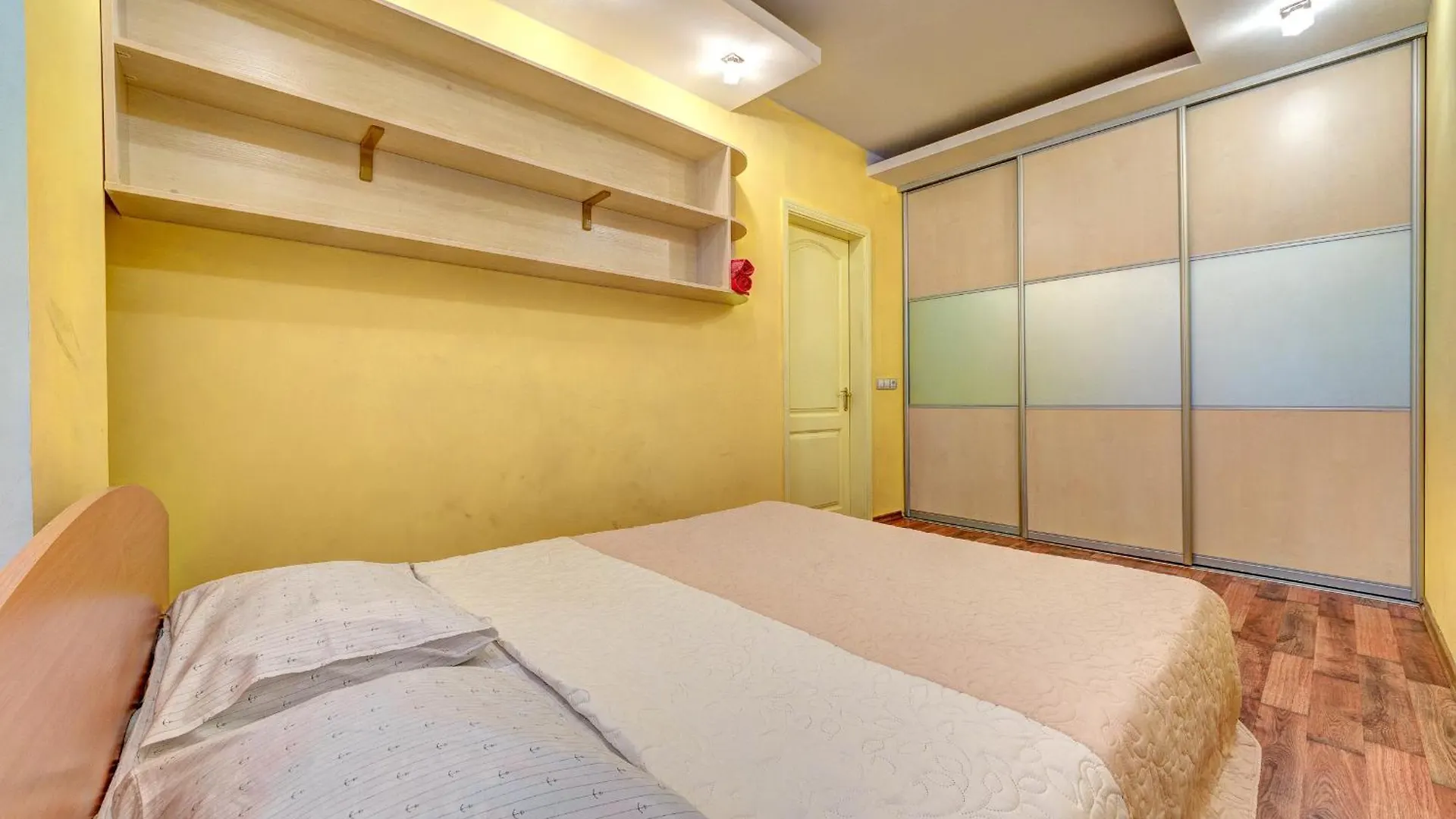 Apartment Апартаменти 3-Кімнатні В Центрі, Поруч Ст. М. Університет Kyiv Ukraine