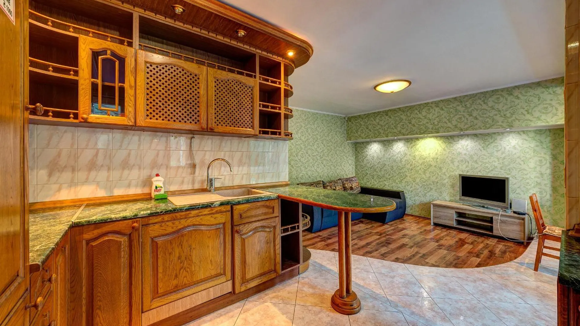 Apartment Апартаменти 3-Кімнатні В Центрі, Поруч Ст. М. Університет Kyiv